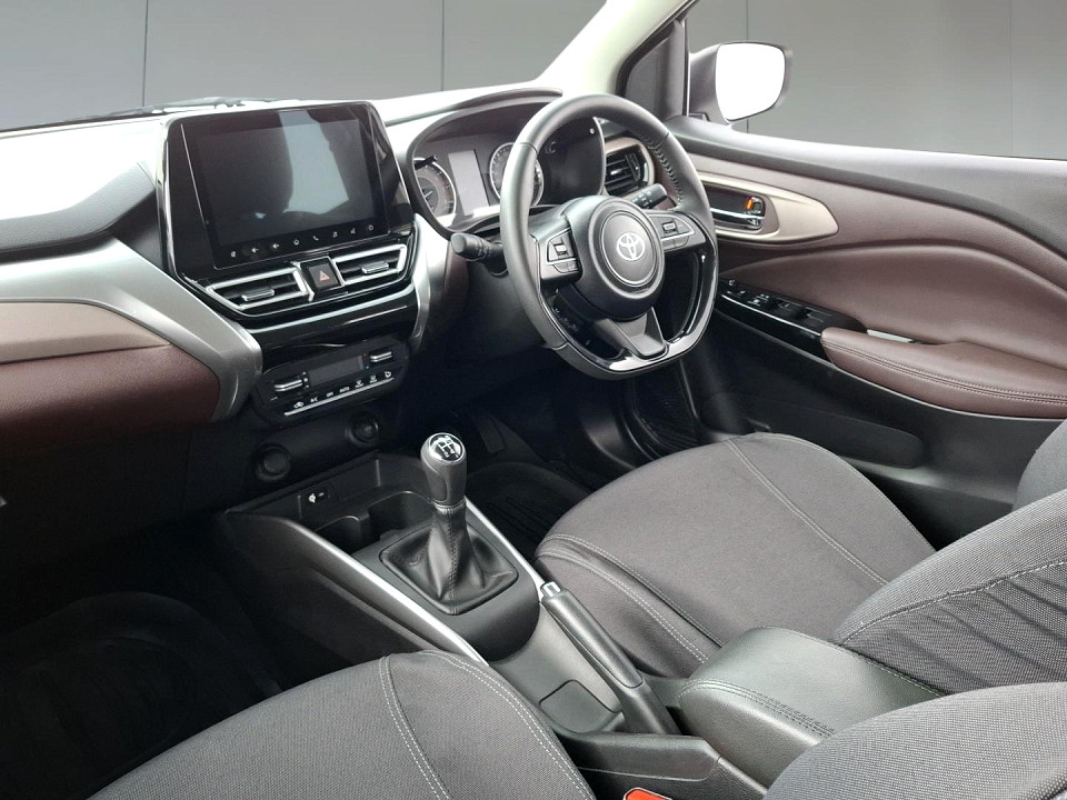 2024 TOYOTA STARLET CROSS 1.5 Xr