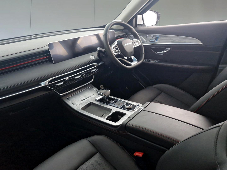 2025 JETOUR X70 PLUS 1.5T MOMENTUM