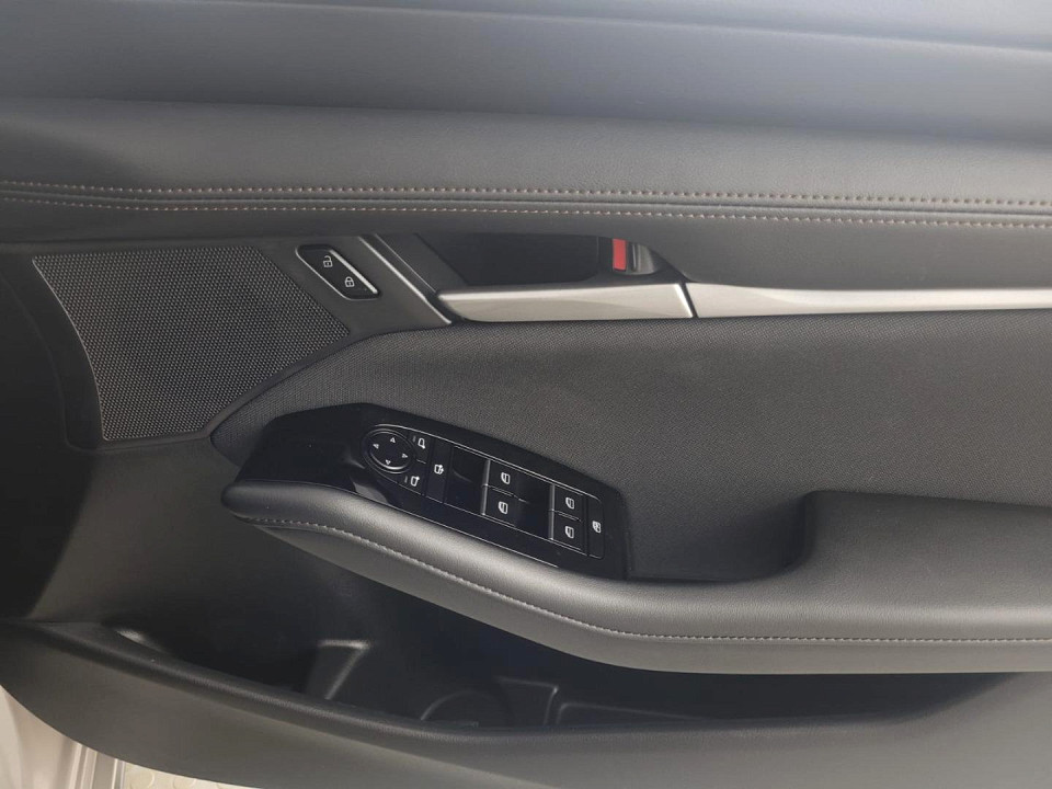 2025 MAZDA MAZDA3 HATCH 1.5 DYNAMIC EDITION FWD AT