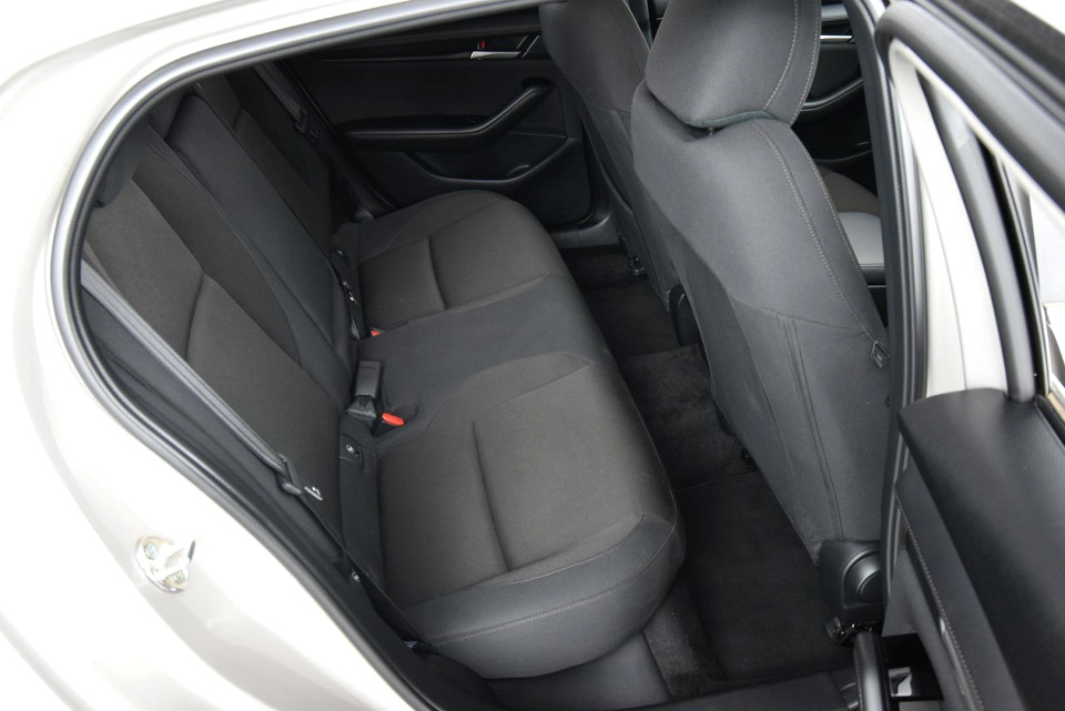 2025 MAZDA MAZDA3 HATCH 1.5 DYNAMIC EDITION FWD AT