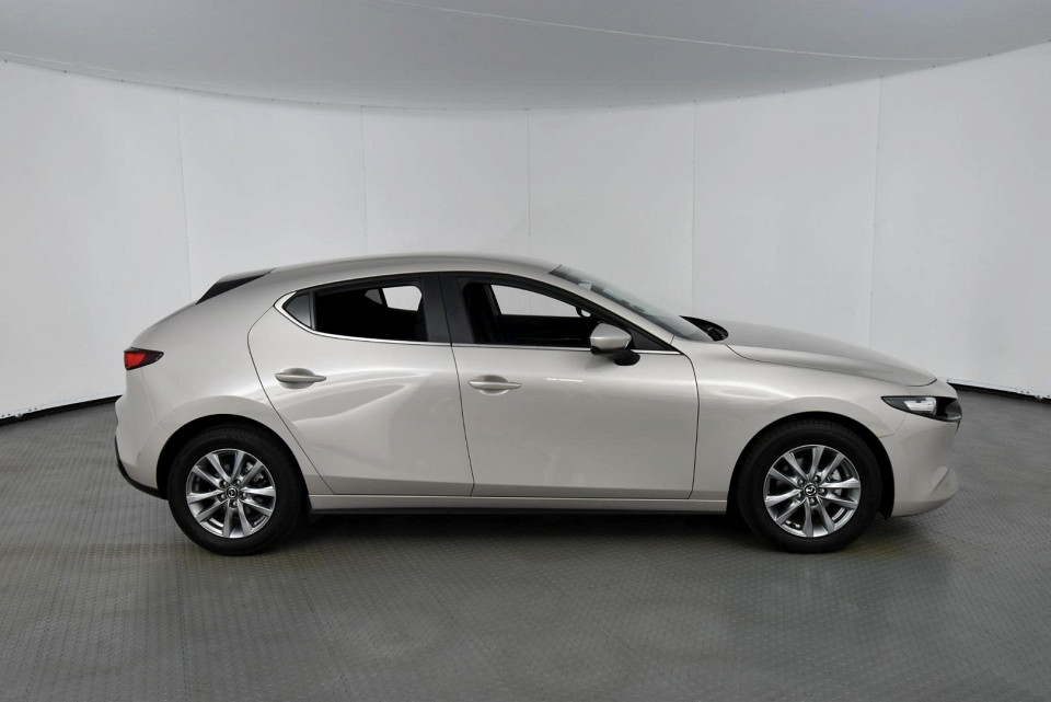 2025 MAZDA MAZDA3 HATCH 1.5 DYNAMIC EDITION FWD AT
