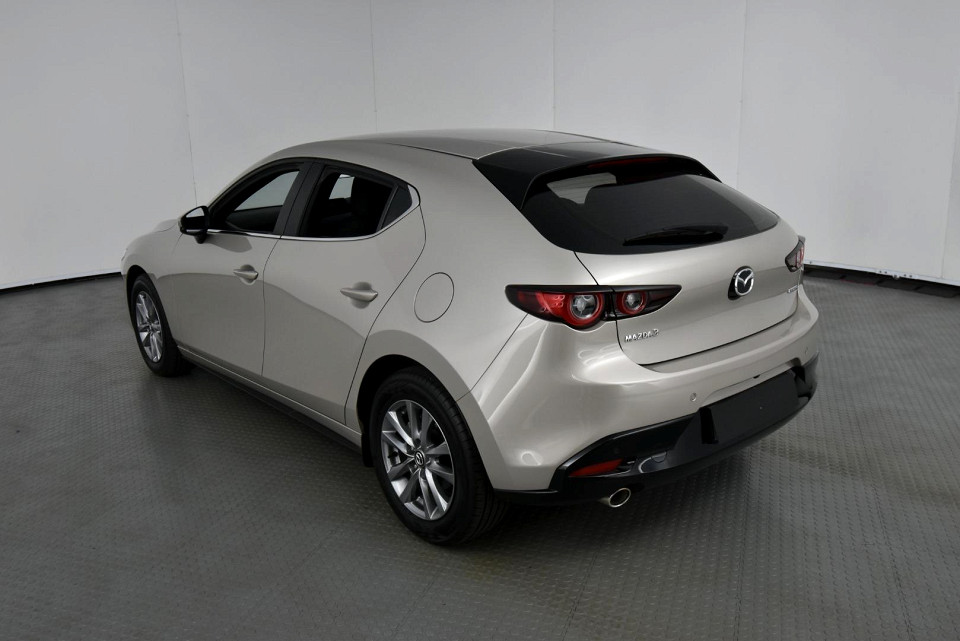 2025 MAZDA MAZDA3 HATCH 1.5 DYNAMIC EDITION FWD AT