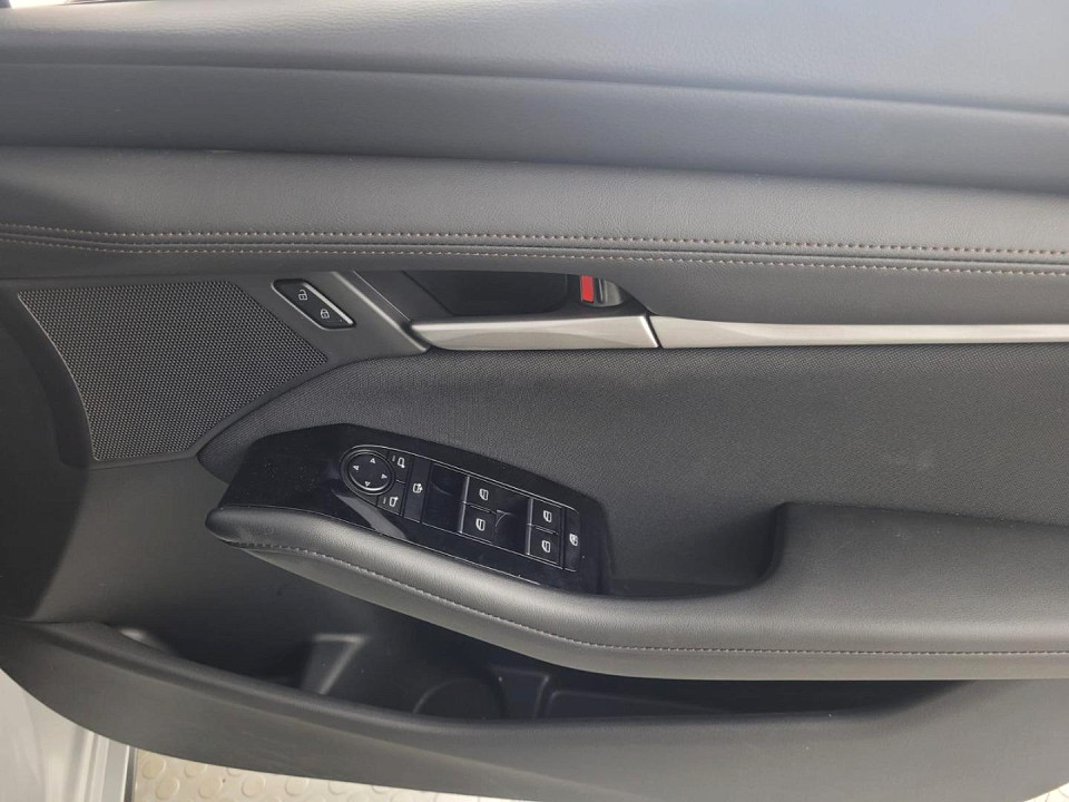 2025 MAZDA MAZDA3 HATCH 1.5 DYNAMIC EDITION FWD AT