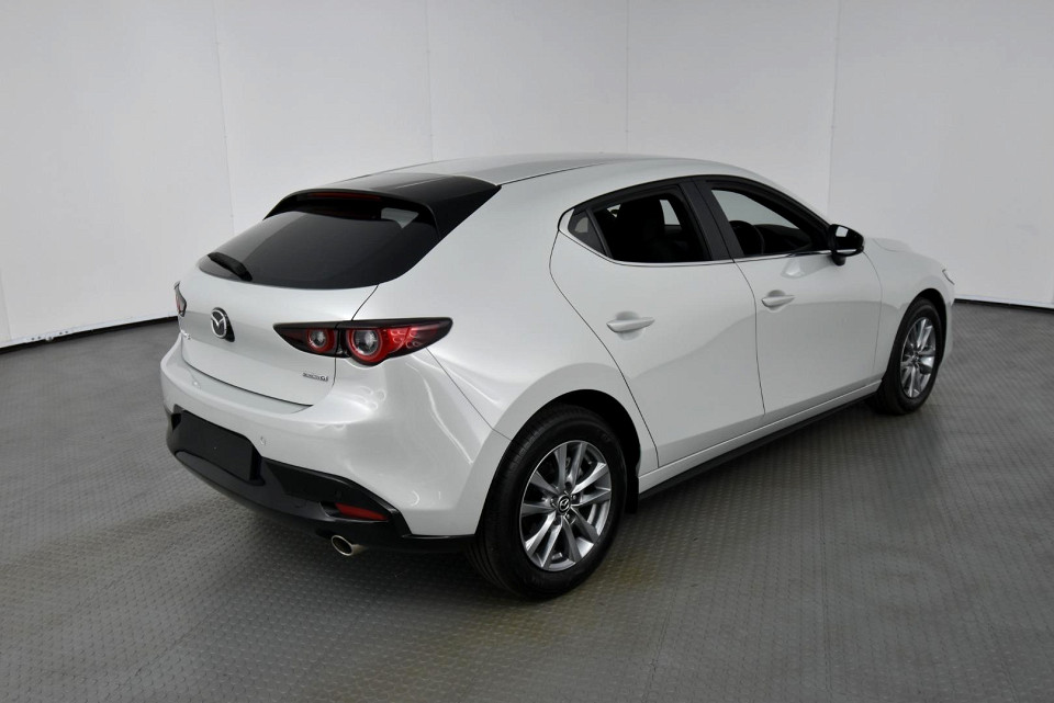 2025 MAZDA MAZDA3 HATCH 1.5 DYNAMIC EDITION FWD AT