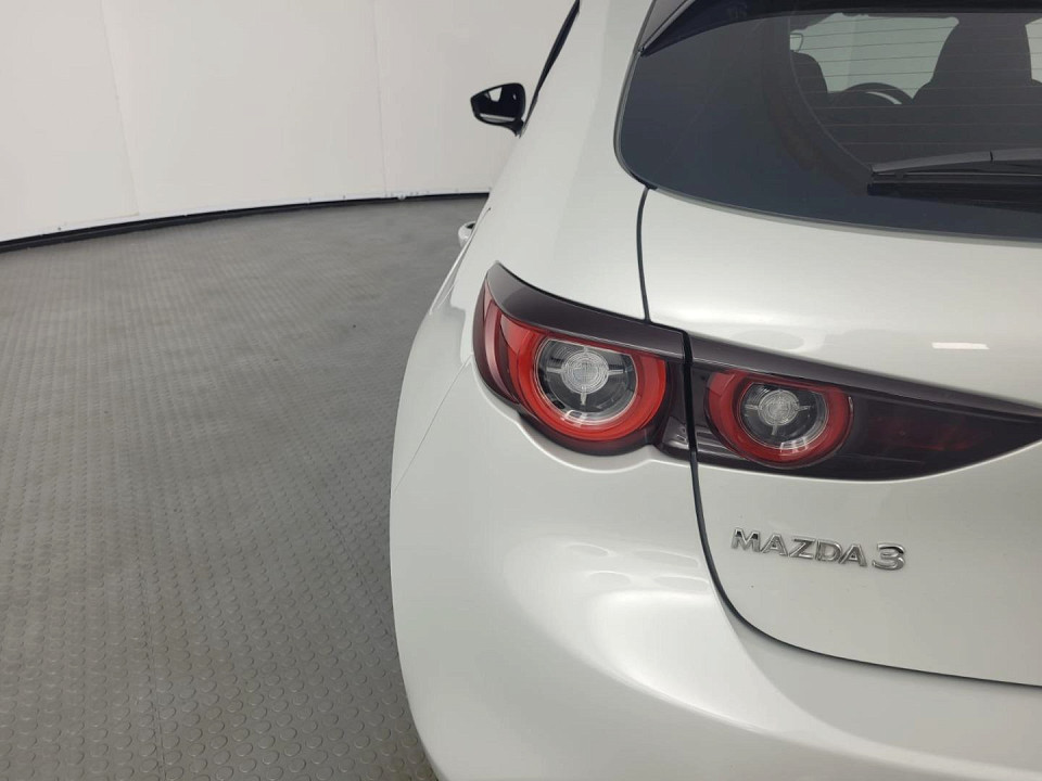 2025 MAZDA MAZDA3 HATCH 1.5 DYNAMIC EDITION FWD AT