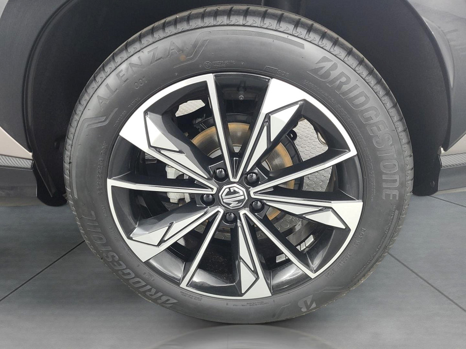 2025 MG HS 1.5T LUXURY AT