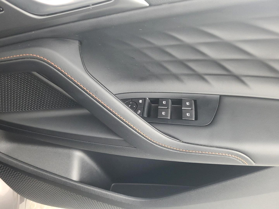 2025 MG HS 1.5T LUXURY AT