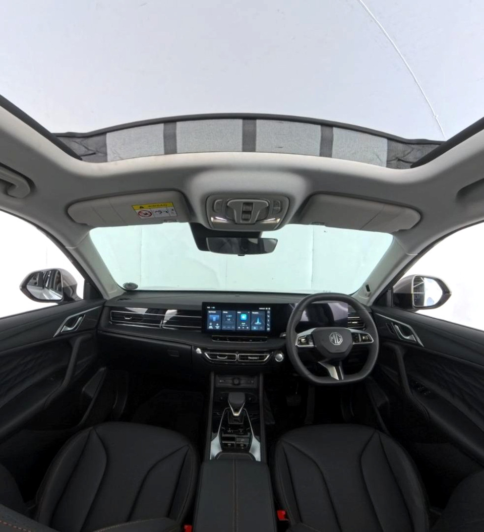 2025 MG HS 1.5T LUXURY AT