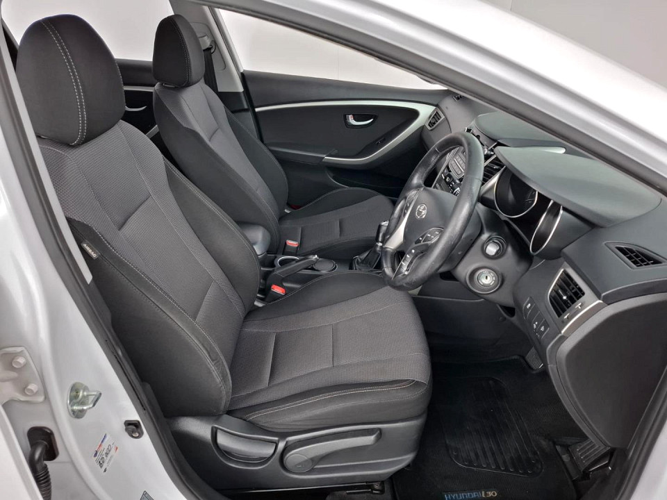 2015 HYUNDAI i30 1.6 PREMIUM