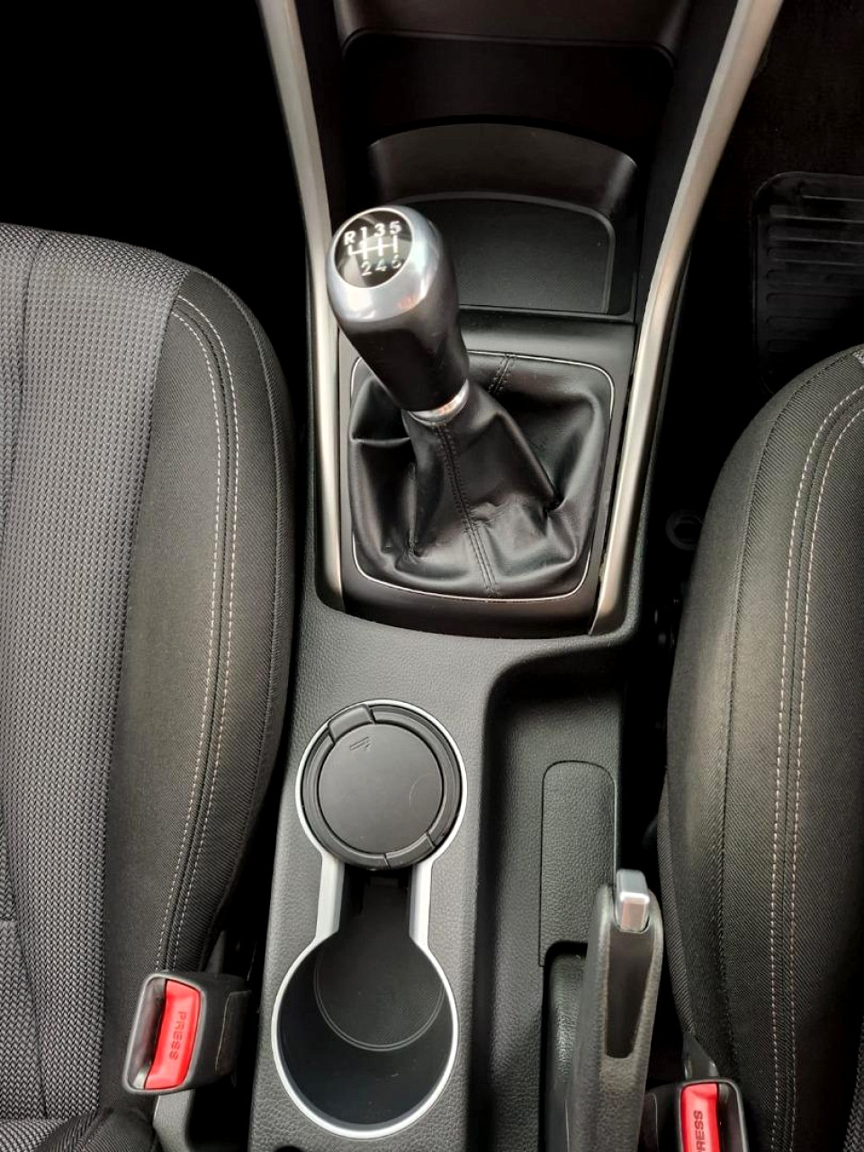 2015 HYUNDAI i30 1.6 PREMIUM