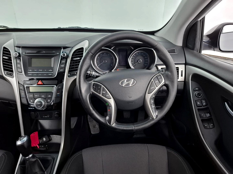 2015 HYUNDAI i30 1.6 PREMIUM