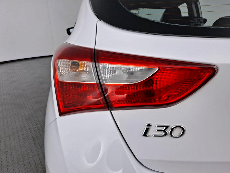 2015 HYUNDAI i30 1.6 PREMIUM