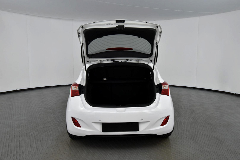 2015 HYUNDAI i30 1.6 PREMIUM