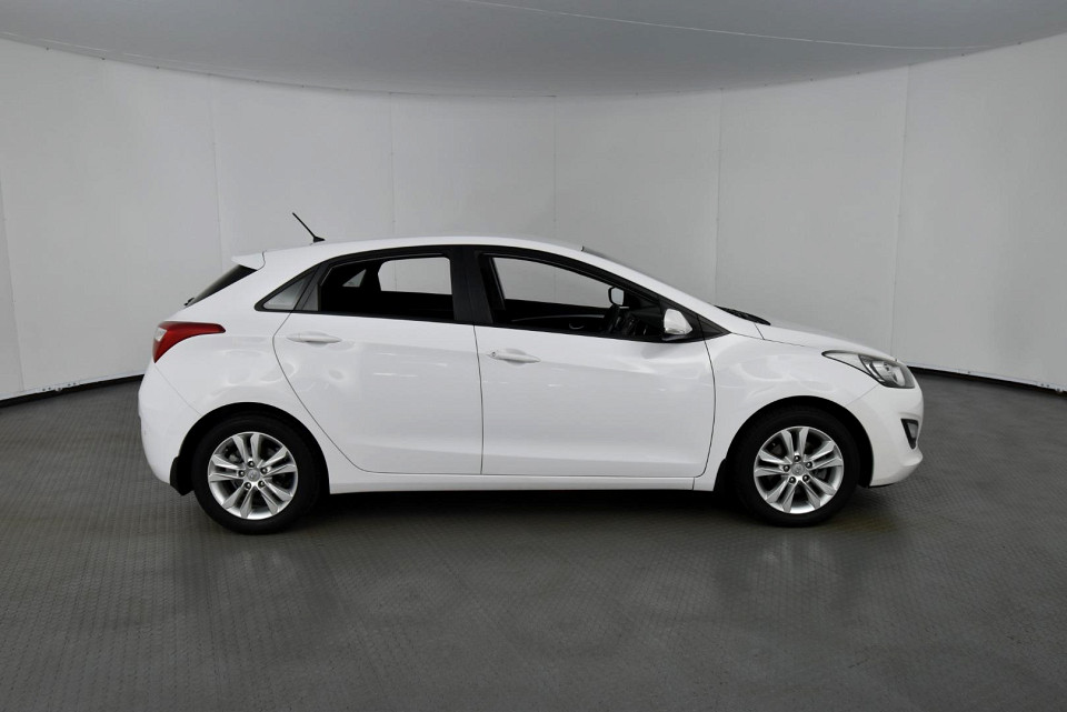 2015 HYUNDAI i30 1.6 PREMIUM