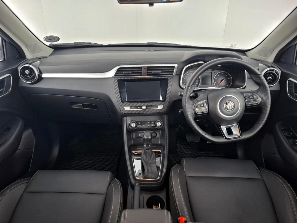 2025 MG ZS 1.5 LUXURY AT