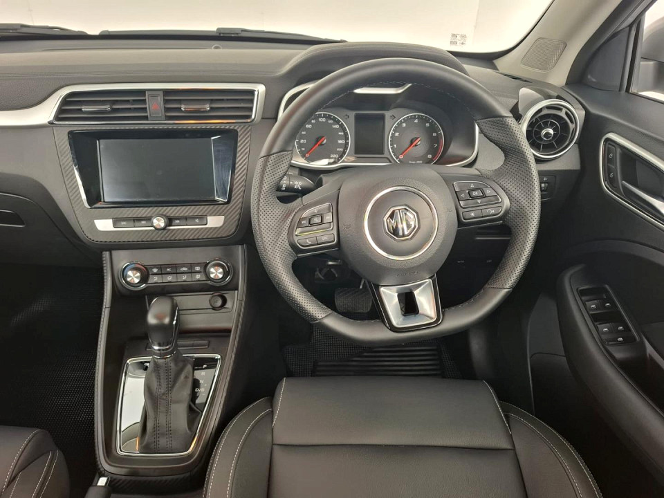 2025 MG ZS 1.5 LUXURY AT