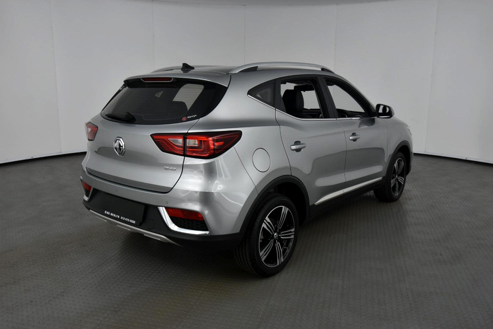 2025 MG ZS 1.5 LUXURY AT