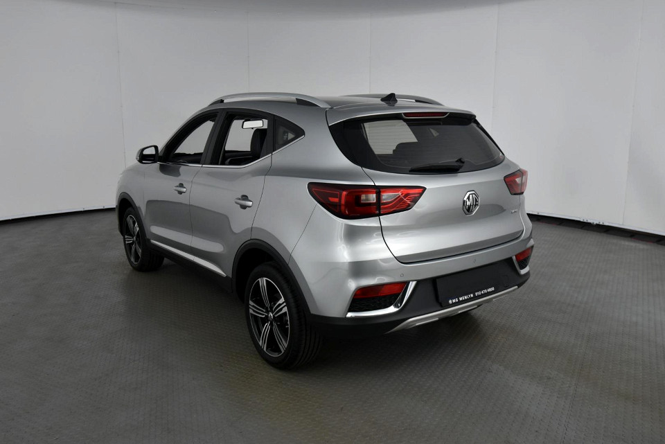 2025 MG ZS 1.5 LUXURY AT