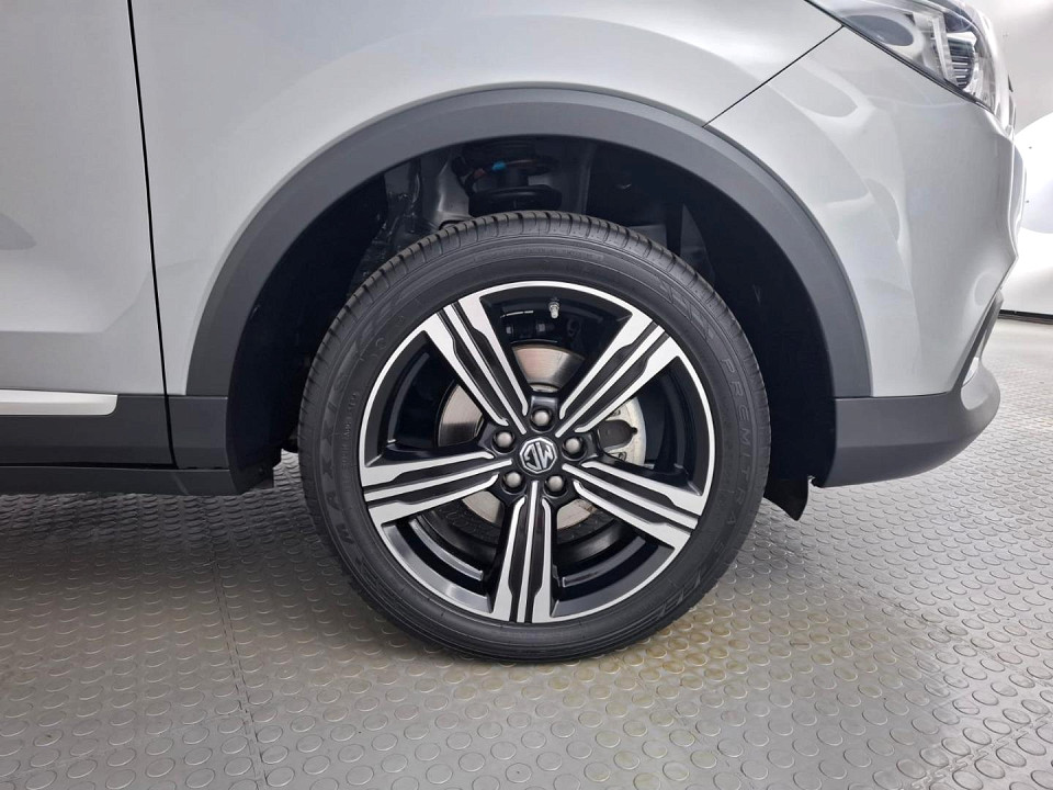 2025 MG ZS 1.5 LUXURY AT