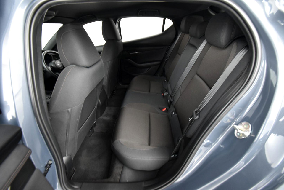 2025 MAZDA MAZDA3 HATCH 1.5 DYNAMIC EDITION FWD AT