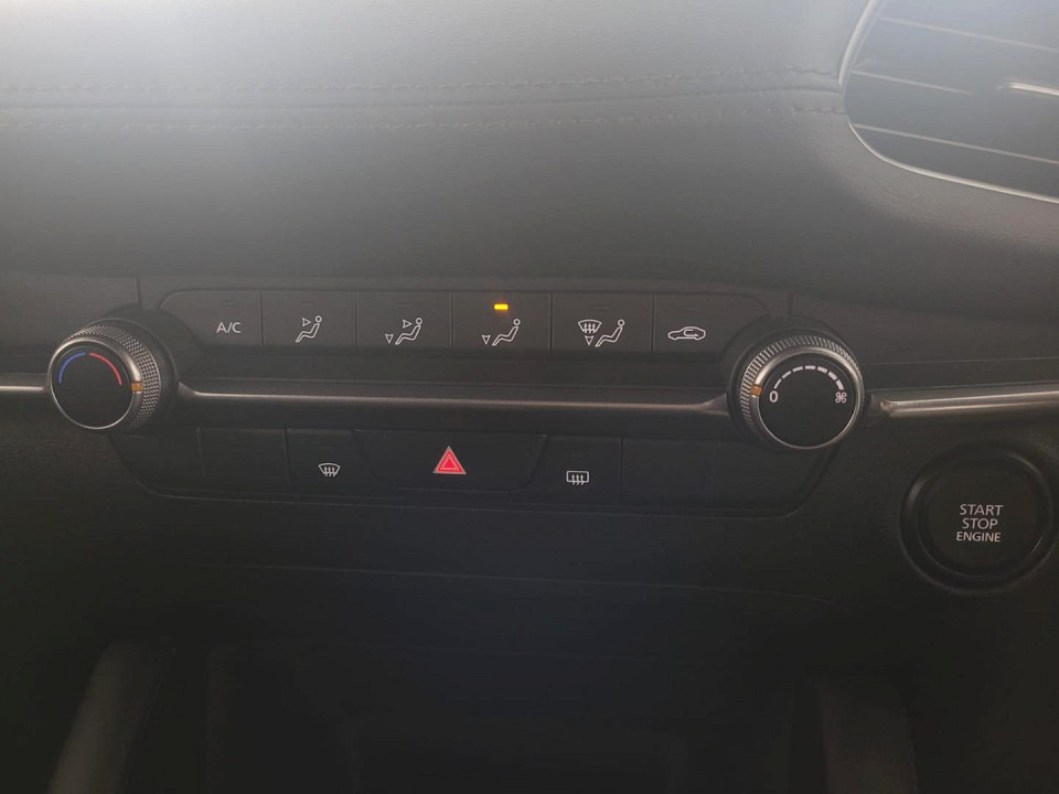 2025 MAZDA MAZDA3 HATCH 1.5 DYNAMIC EDITION FWD AT