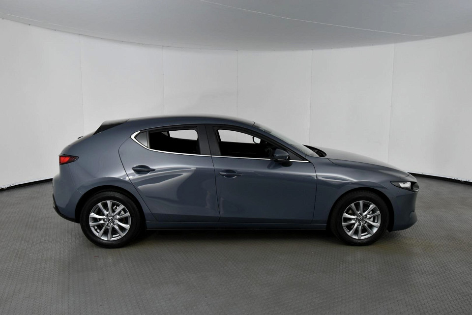 2025 MAZDA MAZDA3 HATCH 1.5 DYNAMIC EDITION FWD AT