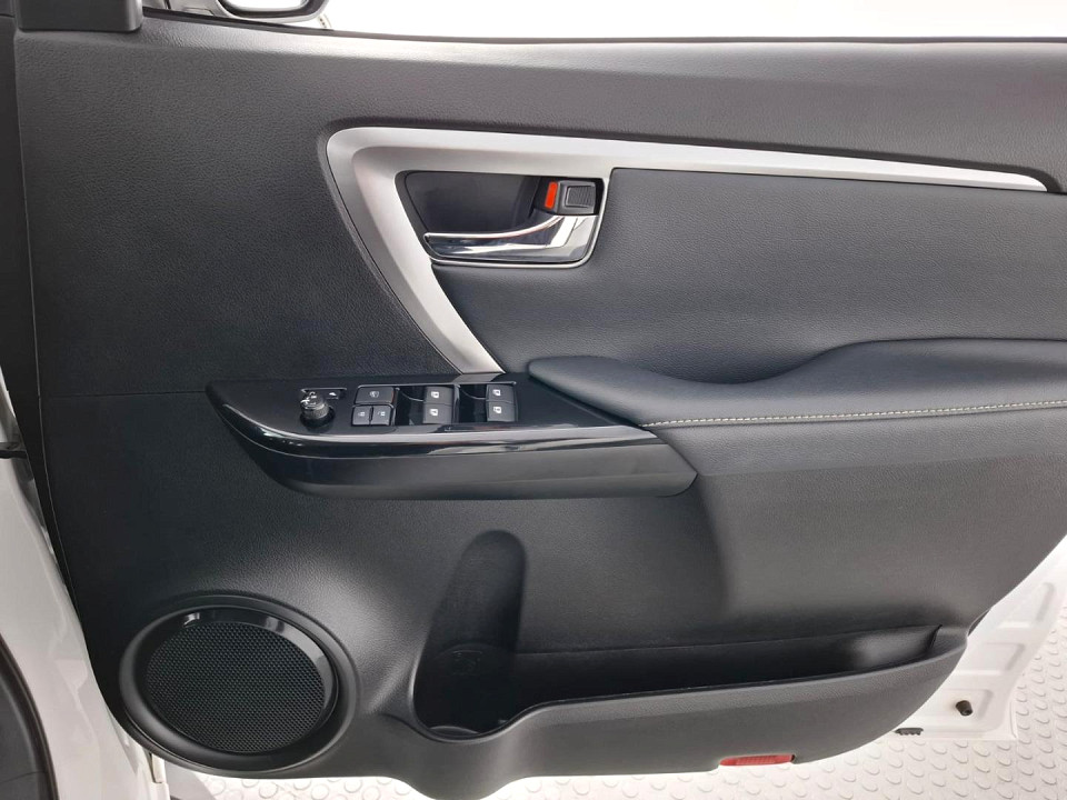 2025 TOYOTA FORTUNER 2.4 GD-6 RB AT