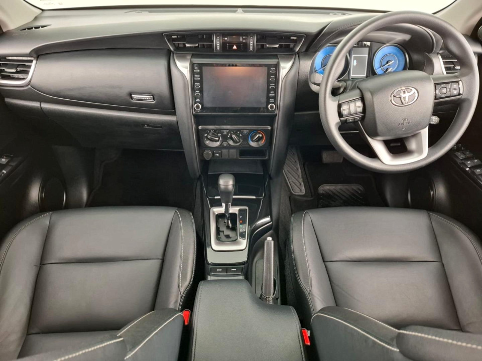 2025 TOYOTA FORTUNER 2.4 GD-6 RB AT