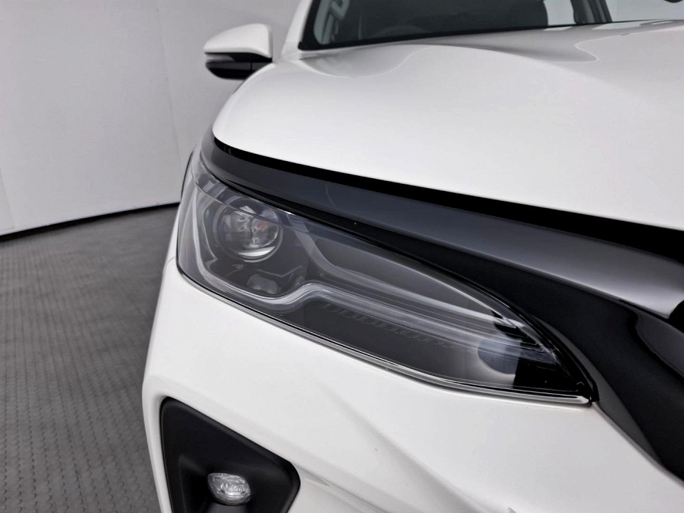 2025 TOYOTA FORTUNER 2.4 GD-6 RB AT