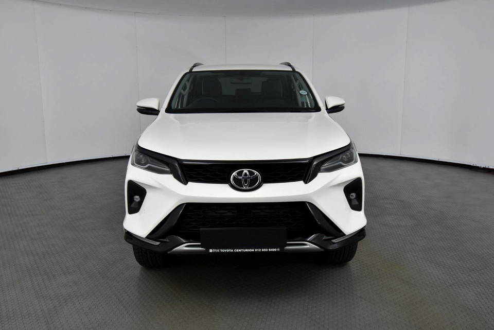 2025 TOYOTA FORTUNER 2.4 GD-6 RB AT