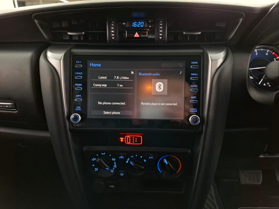 2025 TOYOTA FORTUNER 2.4 GD-6 RB AT