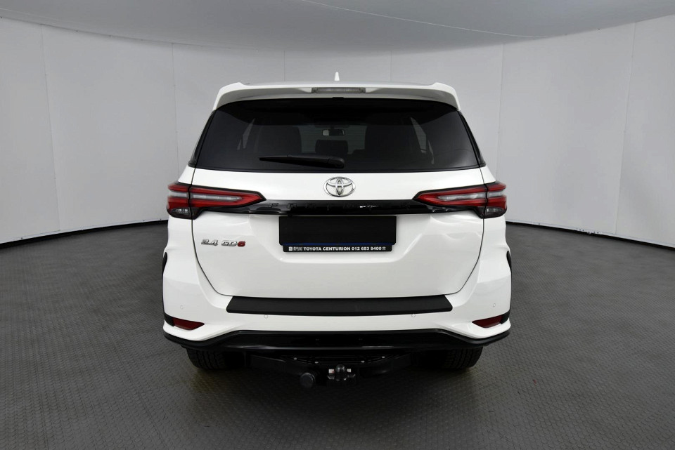 2025 TOYOTA FORTUNER 2.4 GD-6 RB AT
