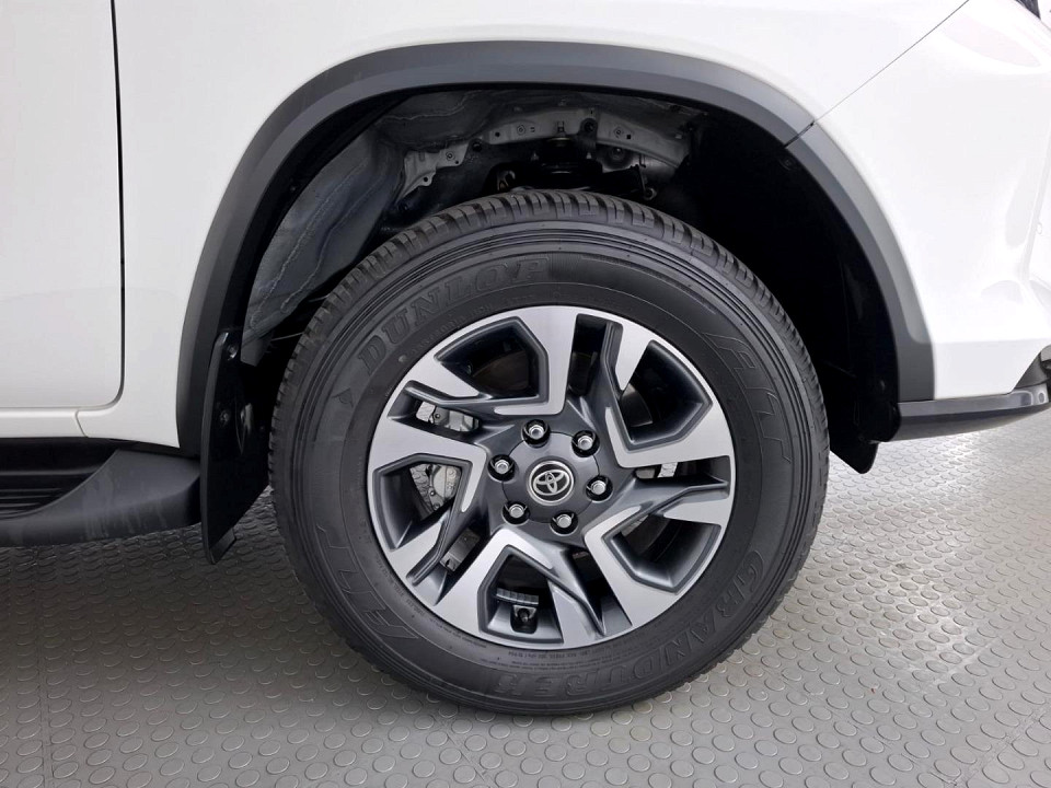 2025 TOYOTA FORTUNER 2.4 GD-6 RB AT