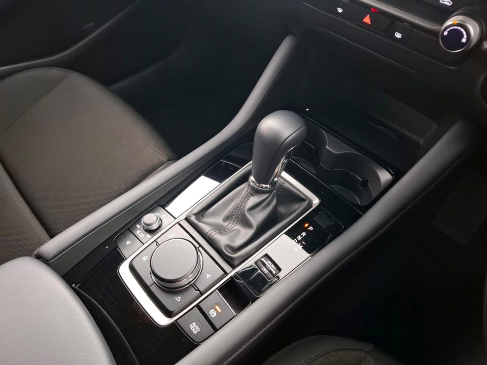2026 MAZDA MAZDA3 HATCH 1.5 DYNAMIC EDITION FWD AT