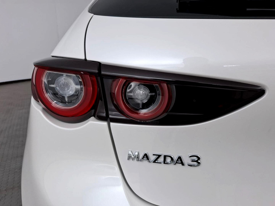 2026 MAZDA MAZDA3 HATCH 1.5 DYNAMIC EDITION FWD AT