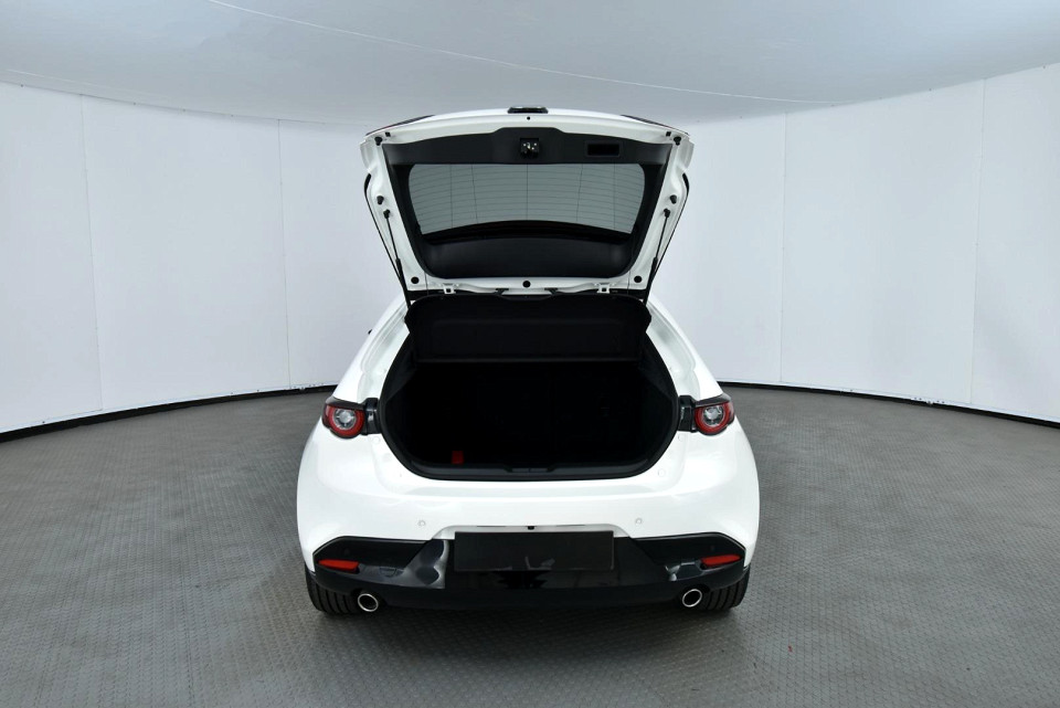 2026 MAZDA MAZDA3 HATCH 1.5 DYNAMIC EDITION FWD AT