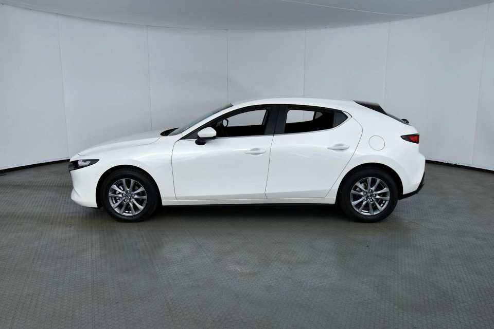 2026 MAZDA MAZDA3 HATCH 1.5 DYNAMIC EDITION FWD AT