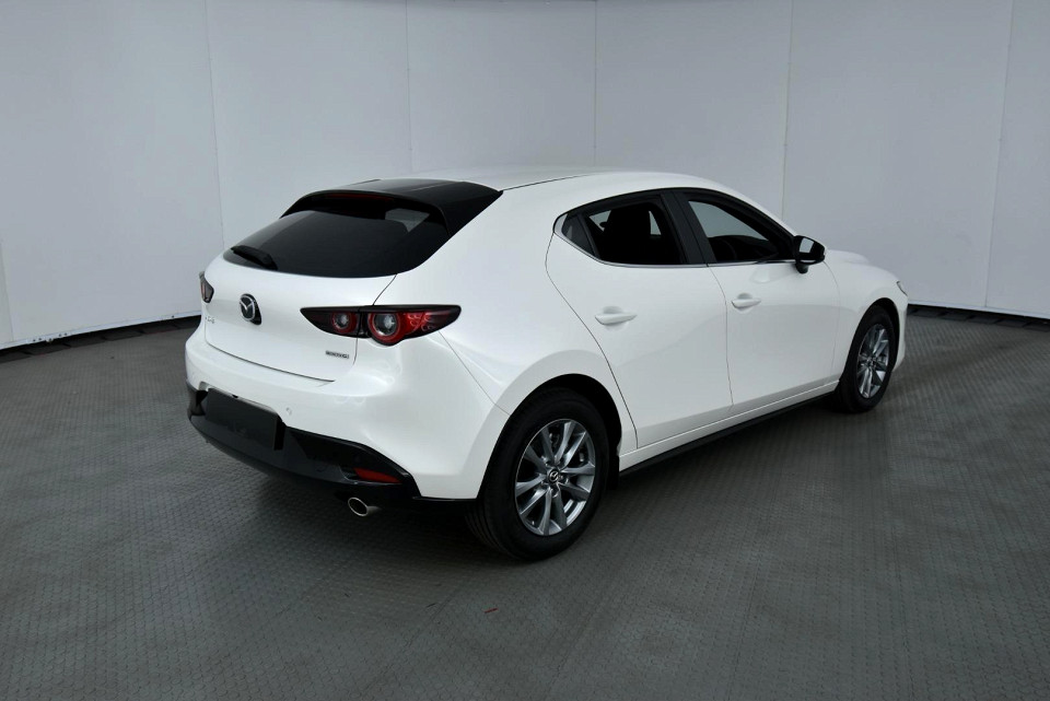 2026 MAZDA MAZDA3 HATCH 1.5 DYNAMIC EDITION FWD AT