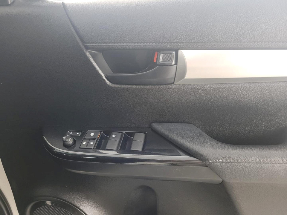 2025 TOYOTA HILUX 2.4 GD-6 RAIDER D CAB 6AT 4X4
