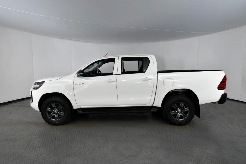 2025 TOYOTA HILUX 2.4 GD-6 RAIDER D CAB 6AT 4X4