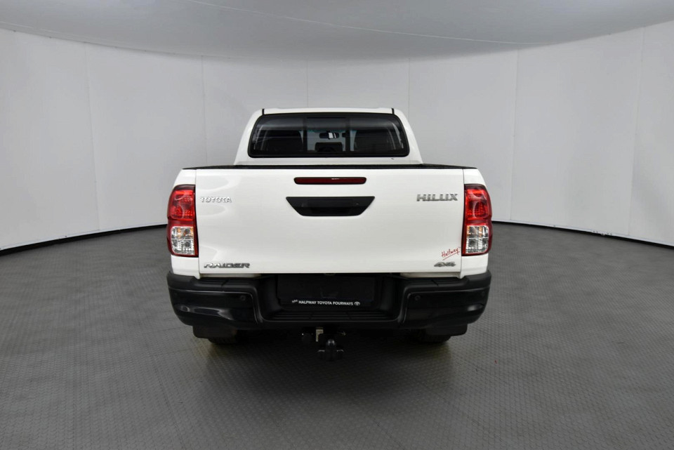 2025 TOYOTA HILUX 2.4 GD-6 RAIDER D CAB 6AT 4X4