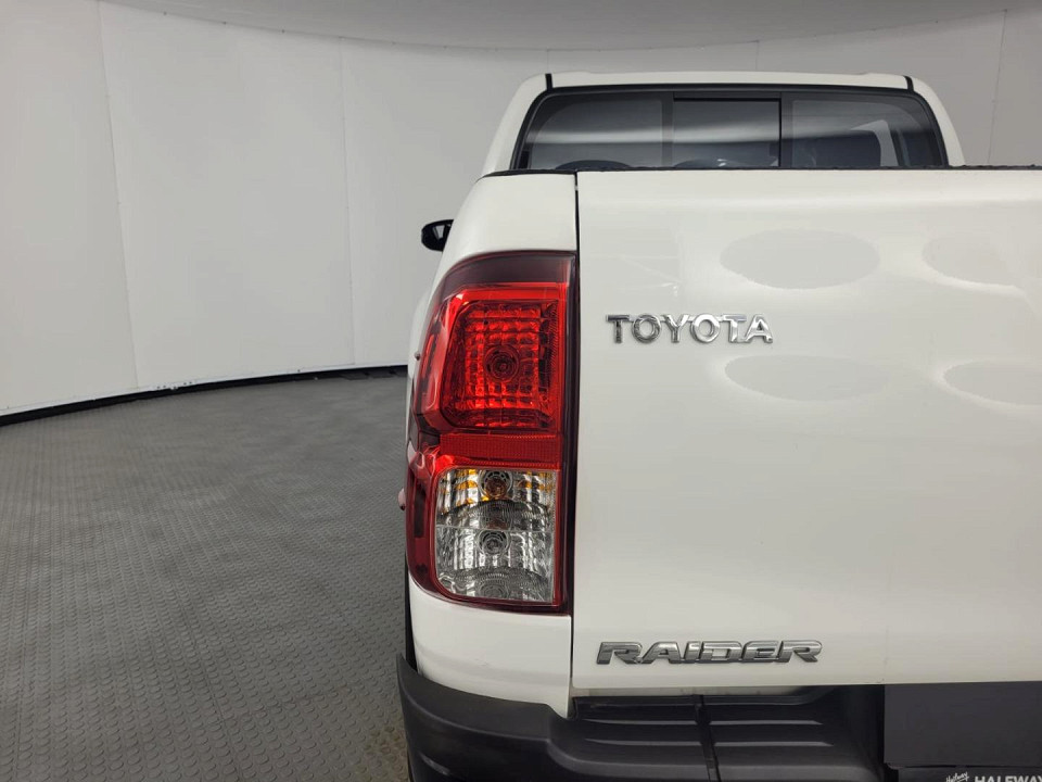 2025 TOYOTA HILUX 2.4 GD-6 RAIDER D CAB 6AT 4X4