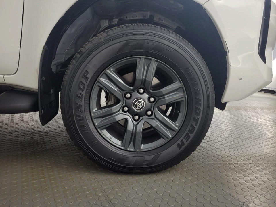 2025 TOYOTA HILUX 2.4 GD-6 RAIDER D CAB 6AT 4X4