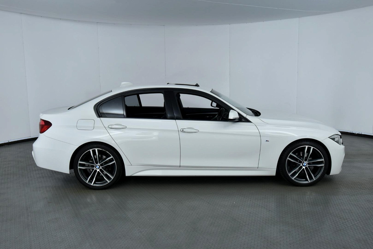 2018 BMW 3 SERIES SEDAN 320i M SPORT STEPTRONIC