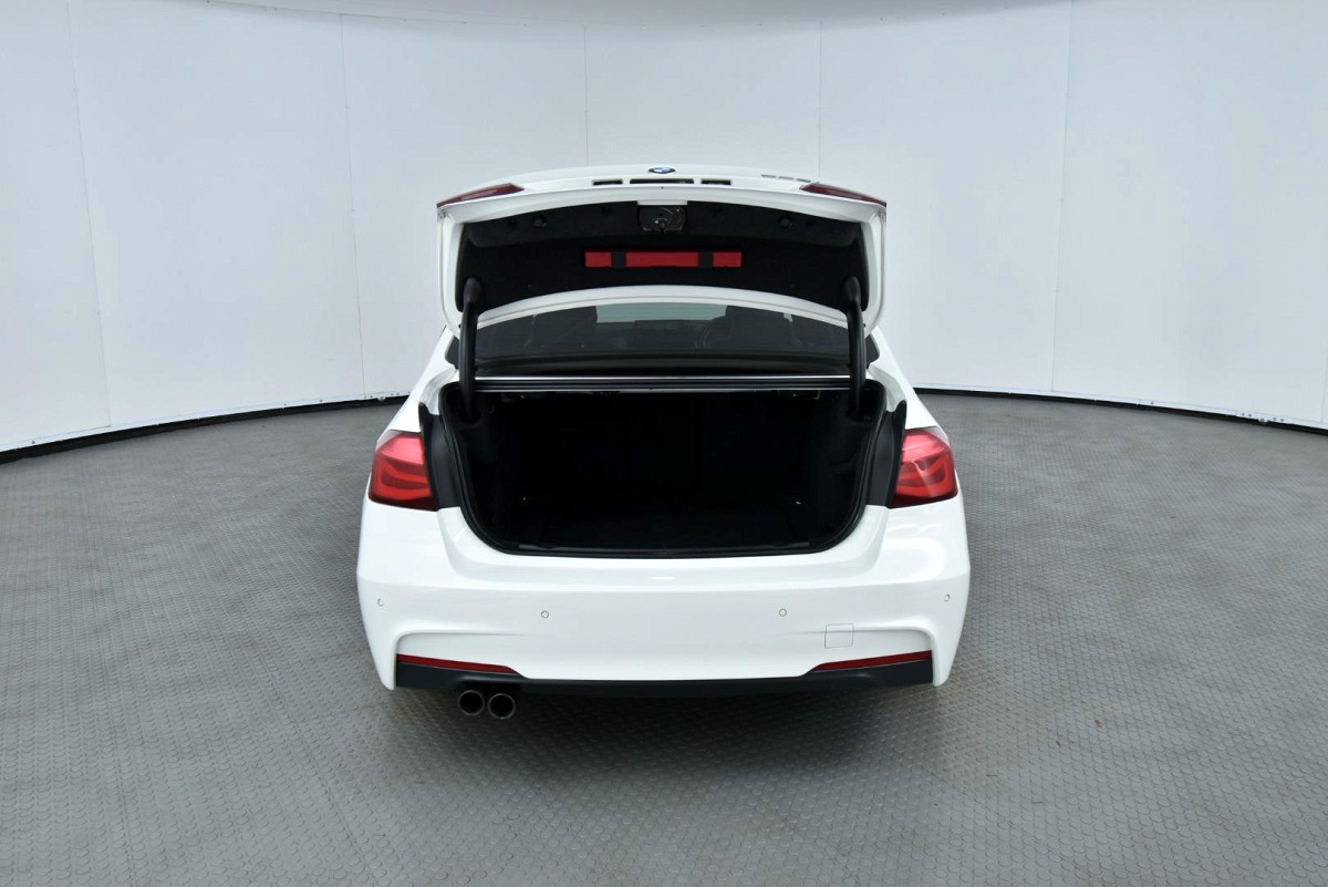 2018 BMW 3 SERIES SEDAN 320i M SPORT STEPTRONIC