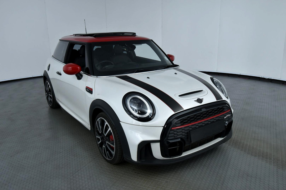 2025 MINI HATCH 3-DOOR JCW SPORTS STEPTRONIC