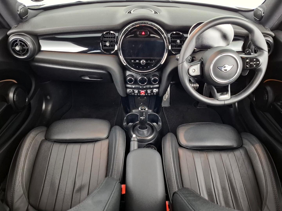 2025 MINI HATCH 3-DOOR JCW SPORTS STEPTRONIC