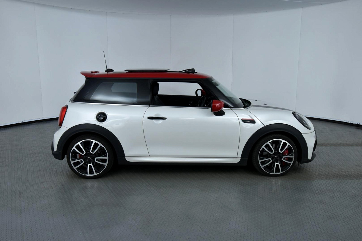 2025 MINI HATCH 3-DOOR JCW SPORTS STEPTRONIC