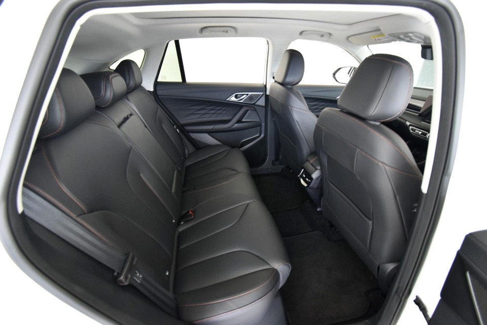 2025 MG HS 1.5T LUXURY AT