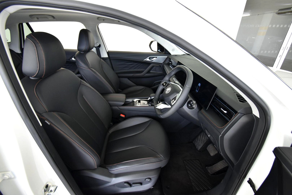 2025 MG HS 1.5T LUXURY AT